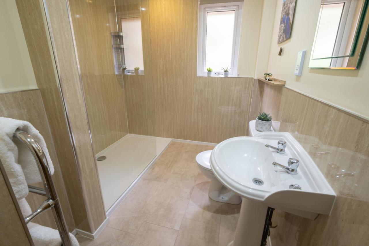 Birchbrae Highland Lodges ออนิค ภายนอก รูปภาพ